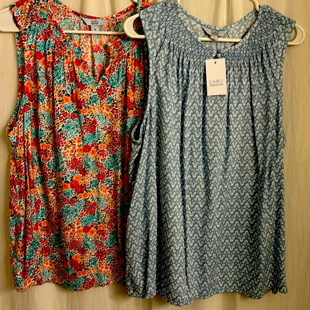 2 Sleeveless summer shirts as a bundle.